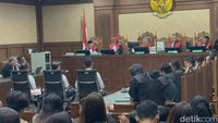 Vonis Maraton Kasus Korupsi Minyak Mentah: Enam Terdakwa Dihukum dalam Sidang Larut Malam