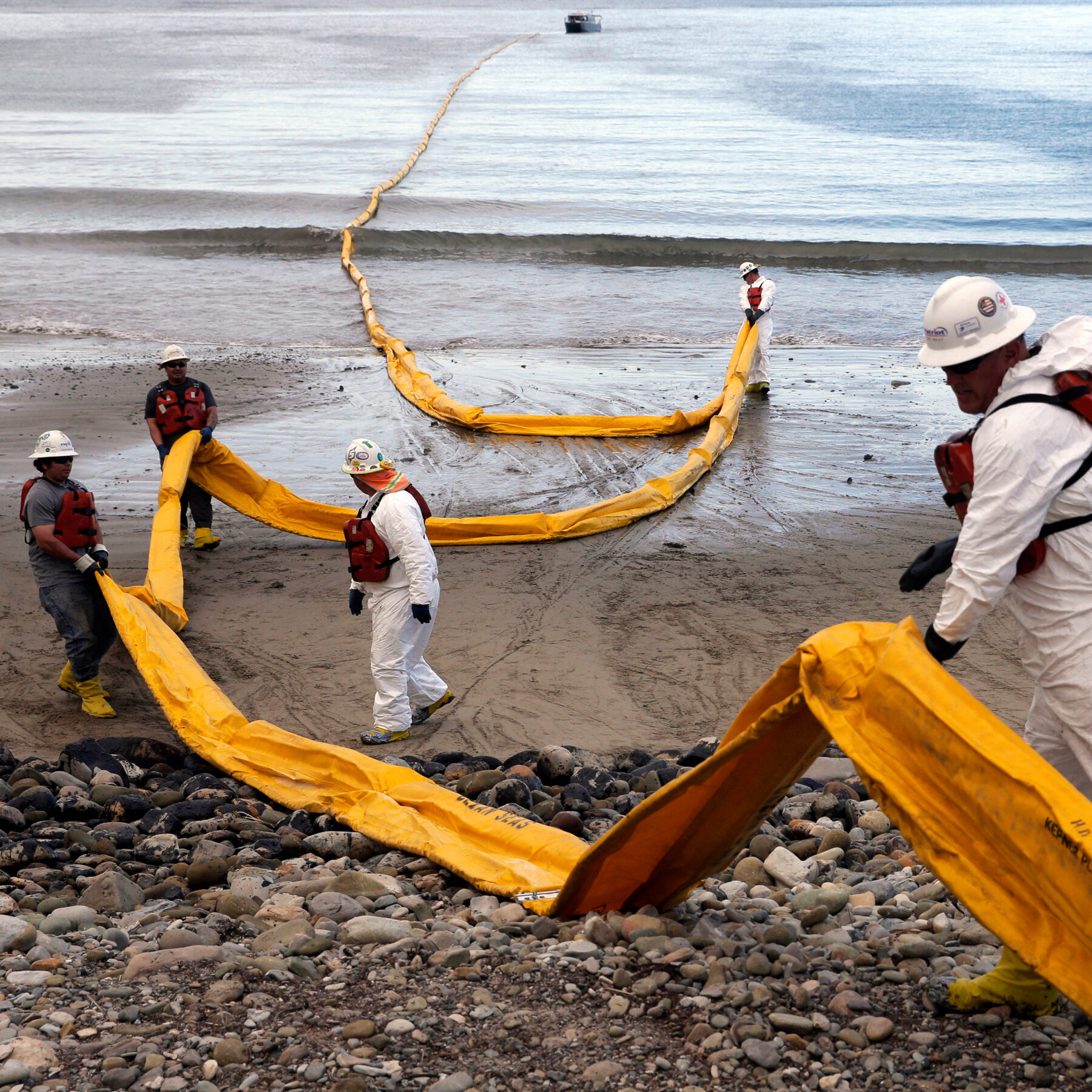 Pipa Minyak California yang Picu Bencana Lingkungan Kembali Beroperasi, Trump dan Negara Bagian di Ambang Konflik Baru