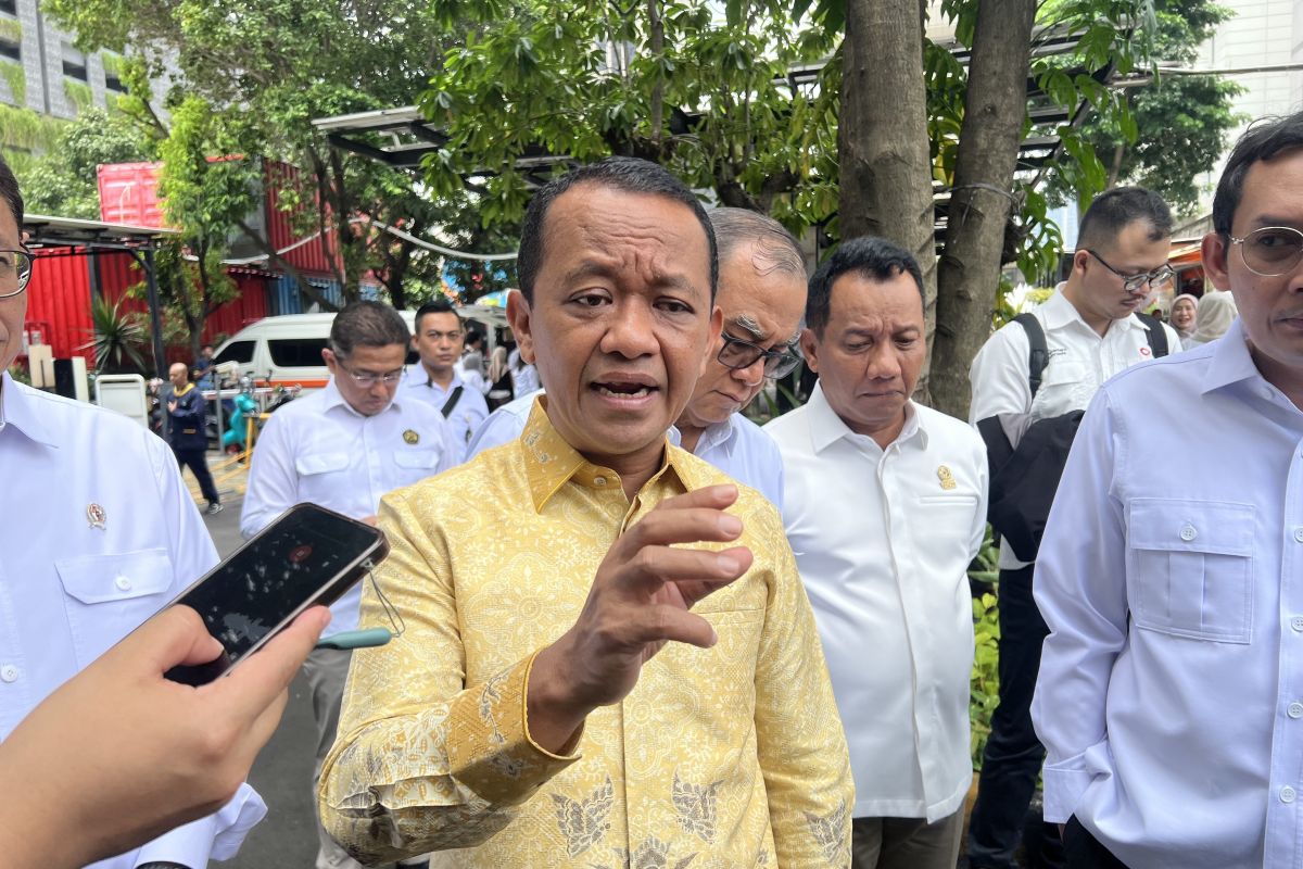 Bahlil Jamin Harga Pertalite Tidak Naik Meski Minyak Dunia Melonjak