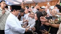 Momen Haru Warga Bertemu Presiden Prabowo di Open House Lebaran Istana
