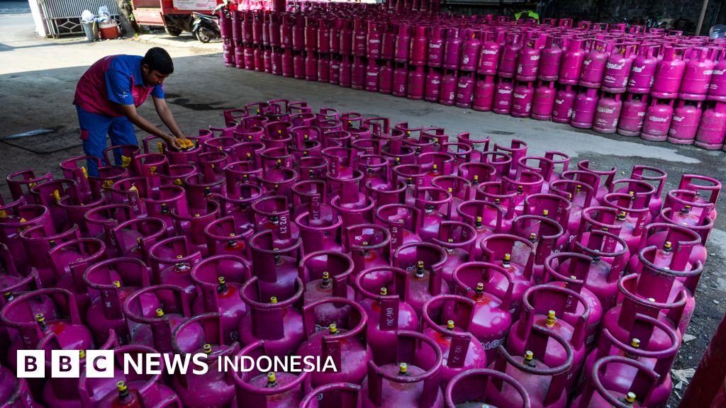 Kenaikan Harga BBM dan LPG Nonsubsidi Dorong Masyarakat Menengah Turun Kelas