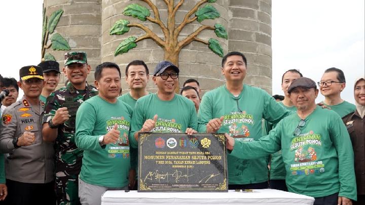 Menteri PKP dan Gubernur Lampung Perkuat Komitmen Lingkungan Lewat Sejuta Pohon di Taman Kehati
