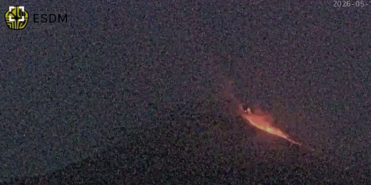 Gunung Merapi Erupsi Dini Hari, Awan Panas Guguran Meluncur Dua Kilometer
