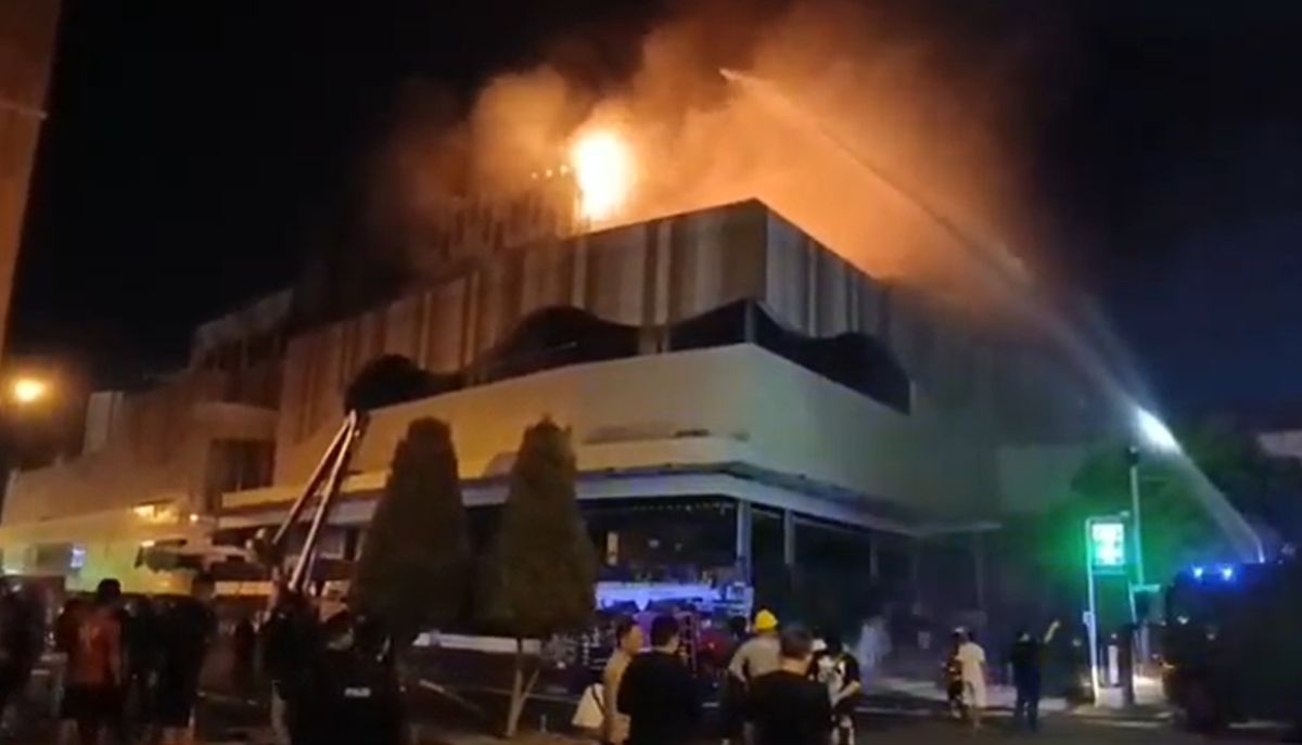 Megamall Manado Terbakar Hebat, Satu Korban Jiwa Ditemukan