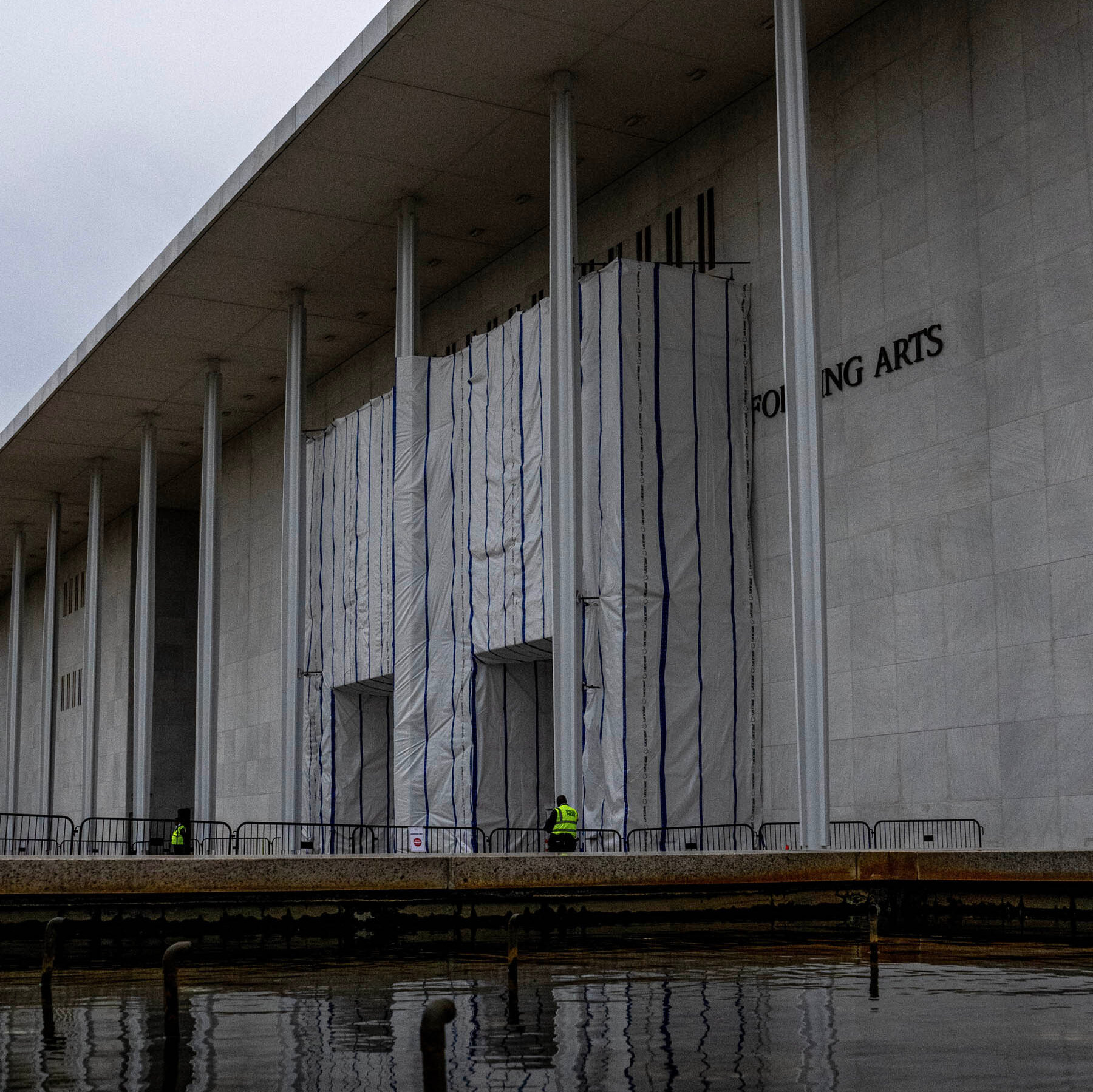 Misteri Penutupan Kennedy Center: Spekulasi Publik Terus Berkembang