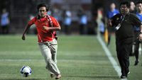 Menjelang Indonesia vs Oman: Mengenang Insiden Suporter dan Pentingnya Sportivitas
