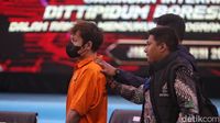 Polri Bekuk Buronan Most Wanted Interpol Beijing Terkait Sindikat Penipuan Daring Lintas Negara