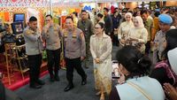 Kapolri Perkuat Ekonomi Kerakyatan: Dorong UMKM dan Produk Lokal di Bazar Bhayangkari