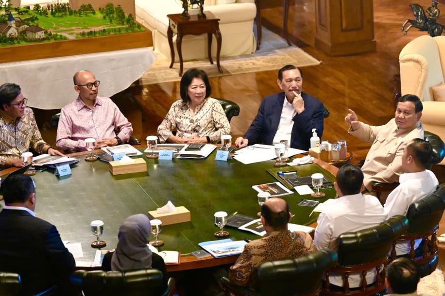 Analisis Pertemuan Tiga Jam Luhut dan Prabowo di Hambalang: Lebih dari Sekadar Paparan DEN?