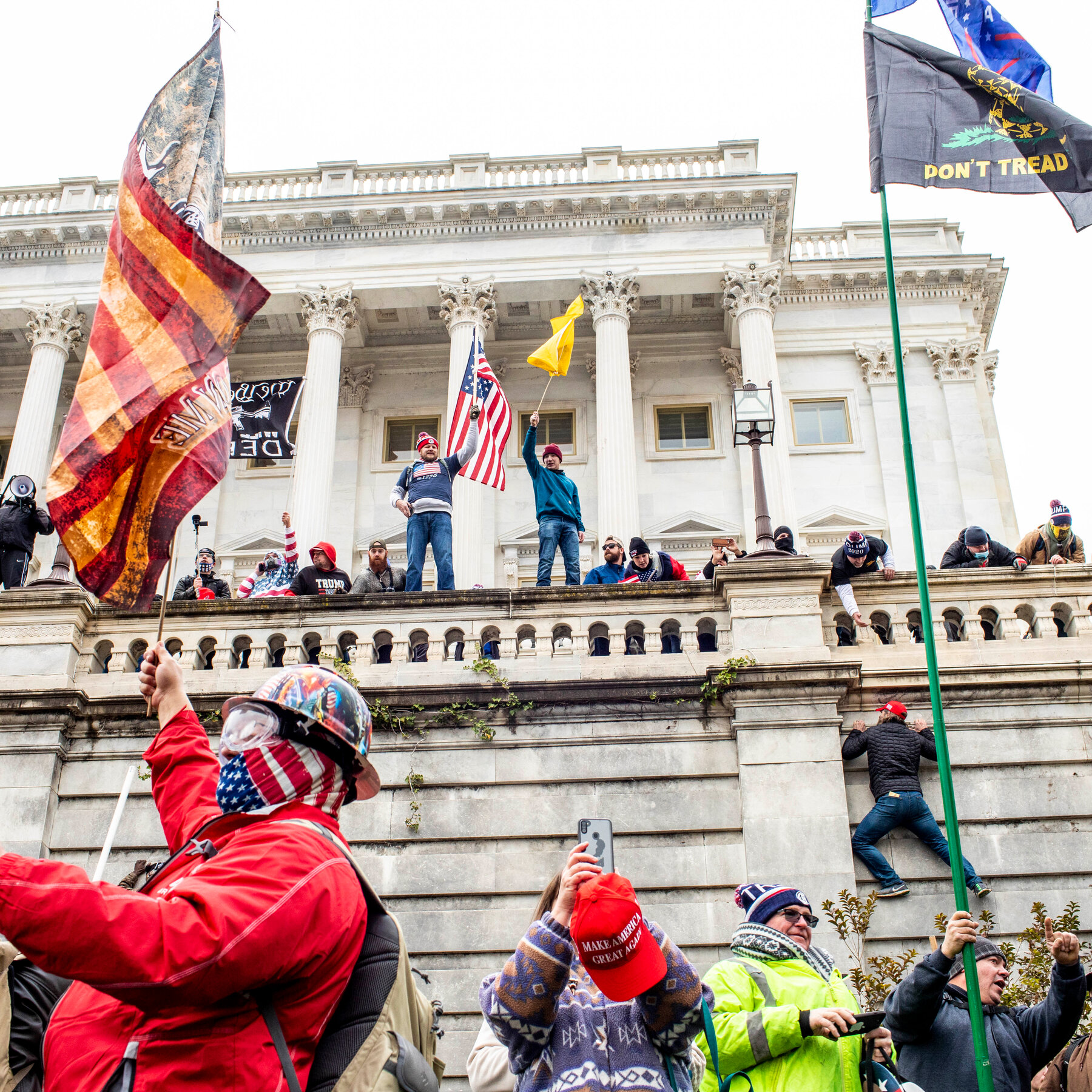 Keputusan Kontroversial Hakim Mehta: Pembatalan Dakwaan Oath Keepers Jan. 6 Picu Perdebatan Sengit