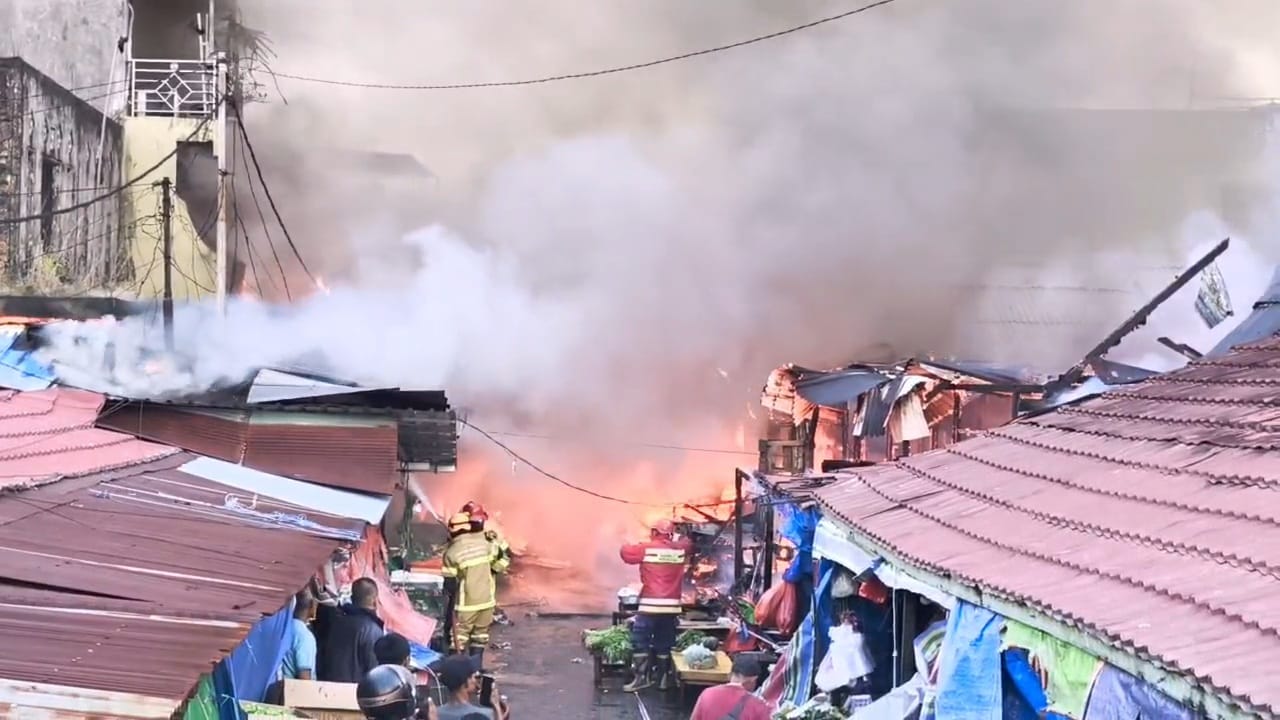 Api Lalap Pasar Sepinggan Balikpapan, Belasan Kios Hangus Total