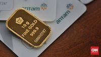 Harga Emas Antam Anjlok Rp18 Ribu Hari Ini, Investor Wajib Peka