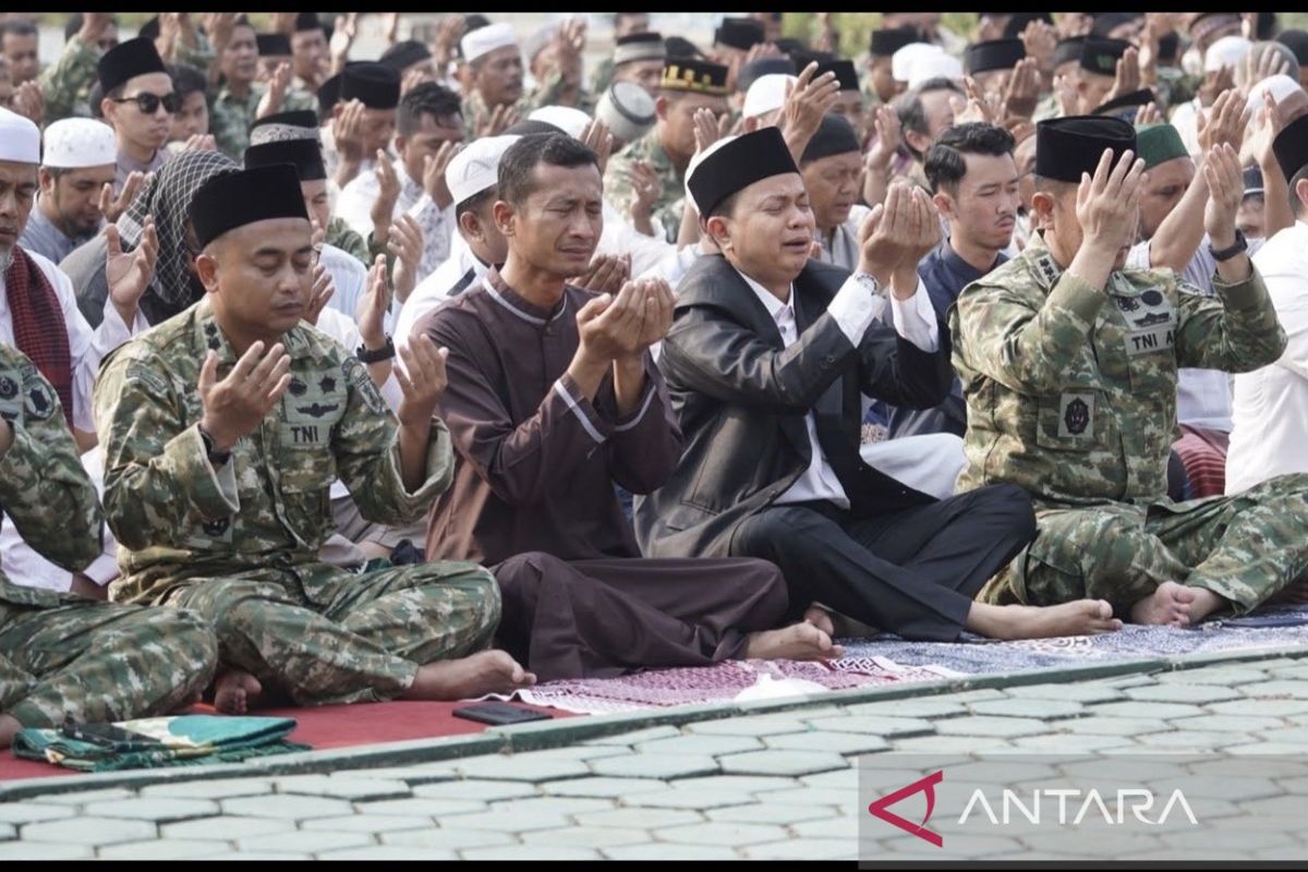 Korem 091/ASN Pimpin Salat Istisqa, Ikhtiar Spiritual Atasi Karhutla Kalimantan Timur