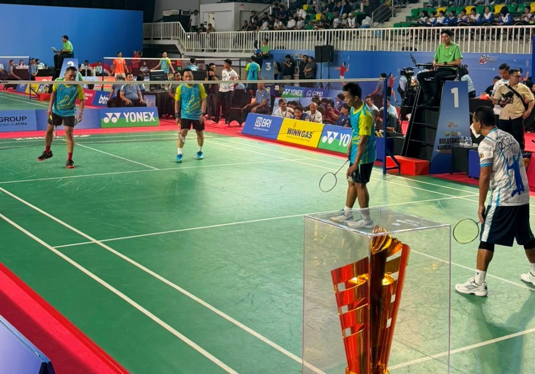 Kapolri Jenderal Listyo Sigit dan Menteri Bahlil Adu Smash Meriahkan Penutupan Kapolri Cup 2026