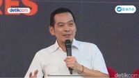Daniel Johan Sabet Penghargaan ‘Legislator Benteng Nelayan dan Petani’ di detiktimur Awards 2026
