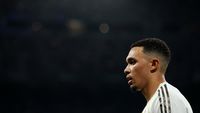 Debat Taktik: Potensi Trent Alexander-Arnold Sebagai Gelandang, Mengoreksi Narasi Mourinho yang Salah